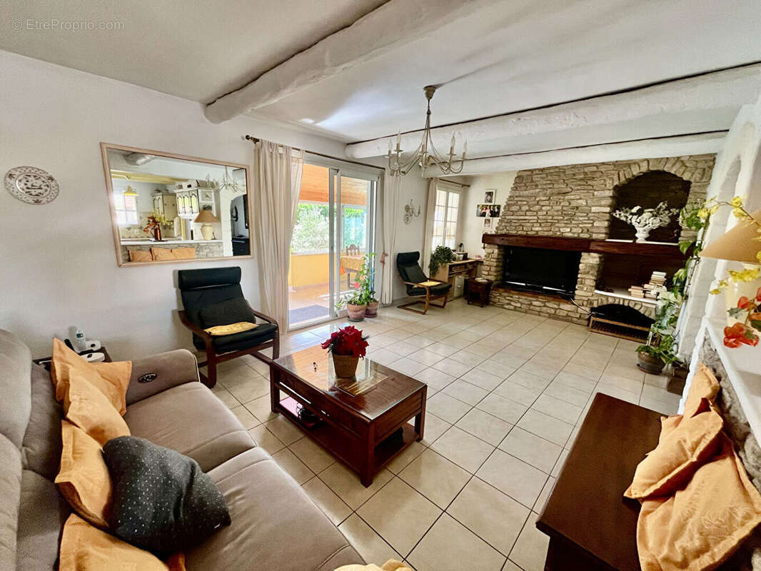 Maison à L'ISLE-SUR-LA-SORGUE