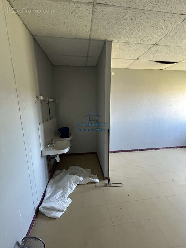 Immeuble de 3385 m2 - photo 11