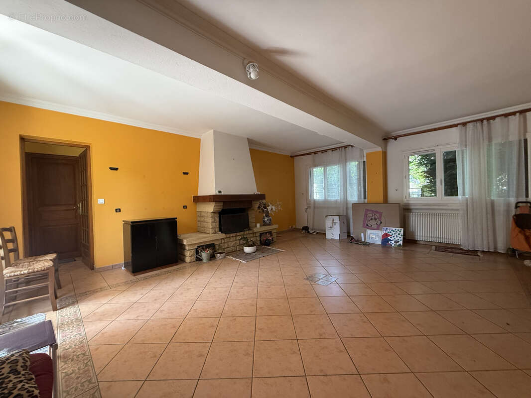 Maison à LE BLANC-MESNIL