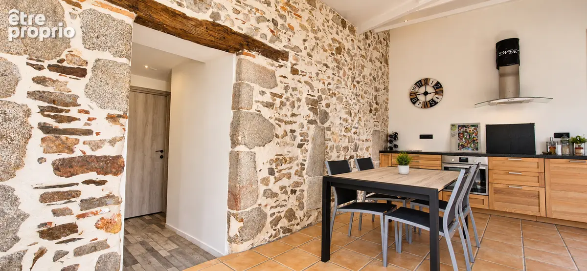 Maison de caractère  98 m² - 3 chambres - Centre de Saint-Denis-la-Chevasse - photo 3