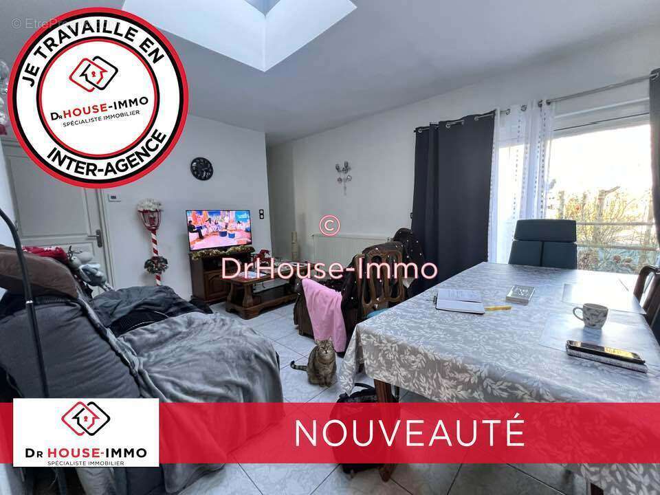 Maison à QUIEVRECHAIN