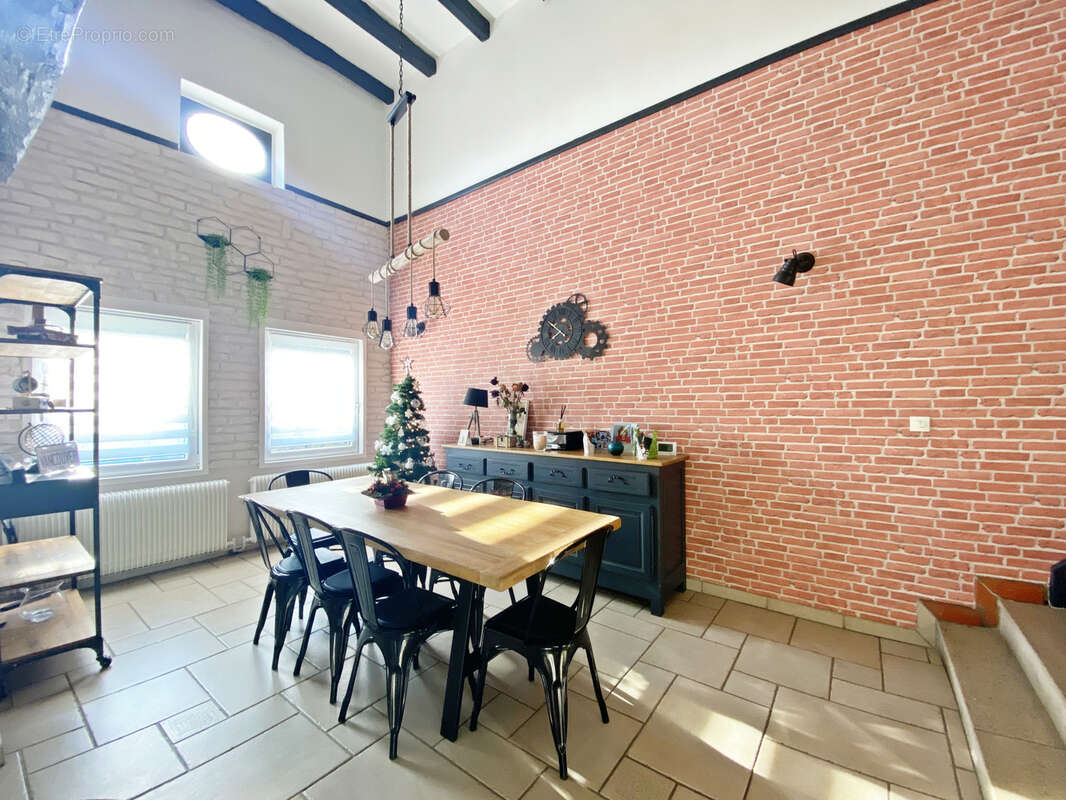 Maison à MENIL-LA-HORGNE