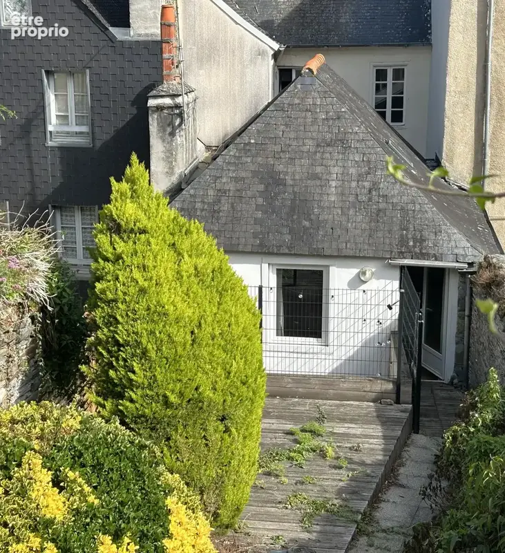 Duplex atypique avec terrasse et jardinet - photo 9