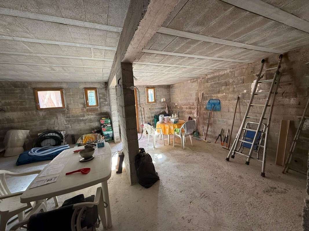 Maison à LES ISSAMBRES