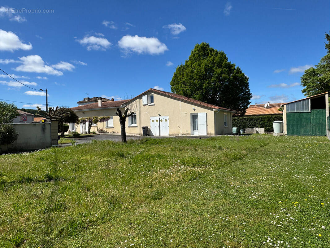 Maison à L'ISLE-D'ESPAGNAC