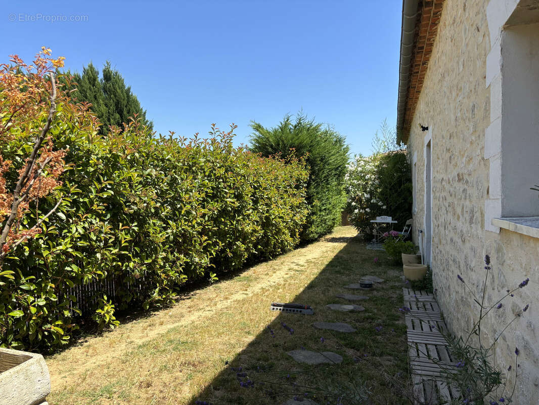 Villa plain-pied 162 m2 - 6 pieces - piscine - double garage - dependance - photo 23