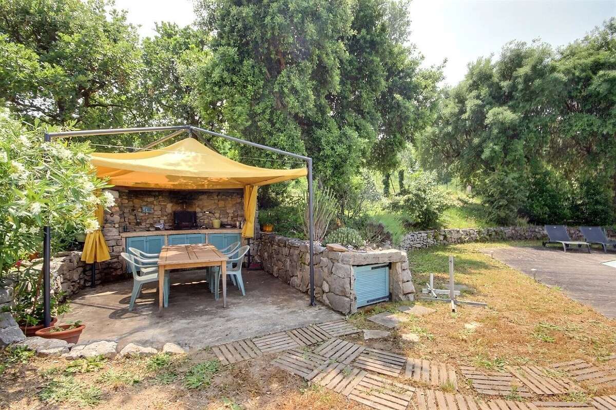 Maison à MANDELIEU-LA-NAPOULE