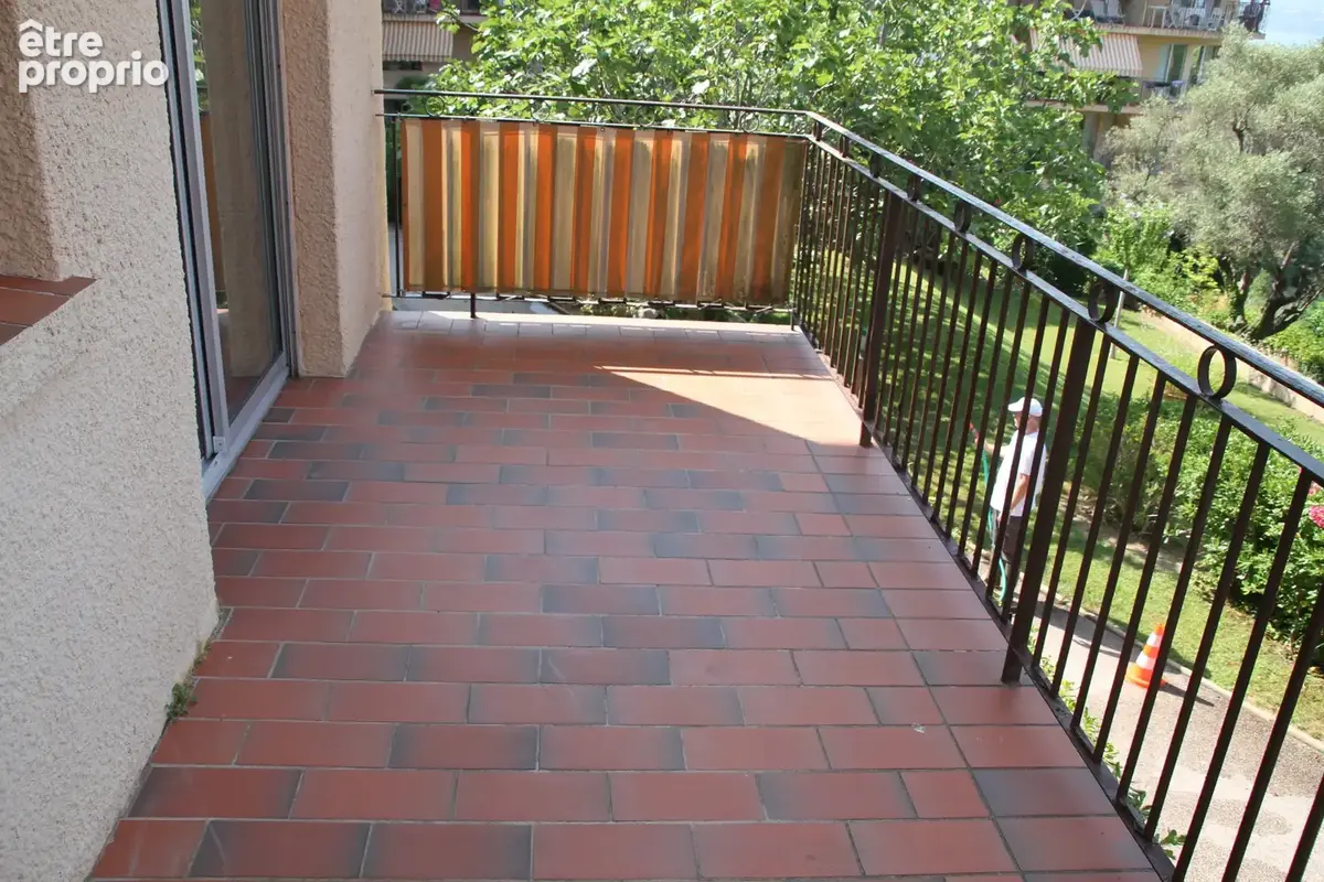 Bel appartement 3 pièces avec vue mer - Saint-Tropez - photo 11