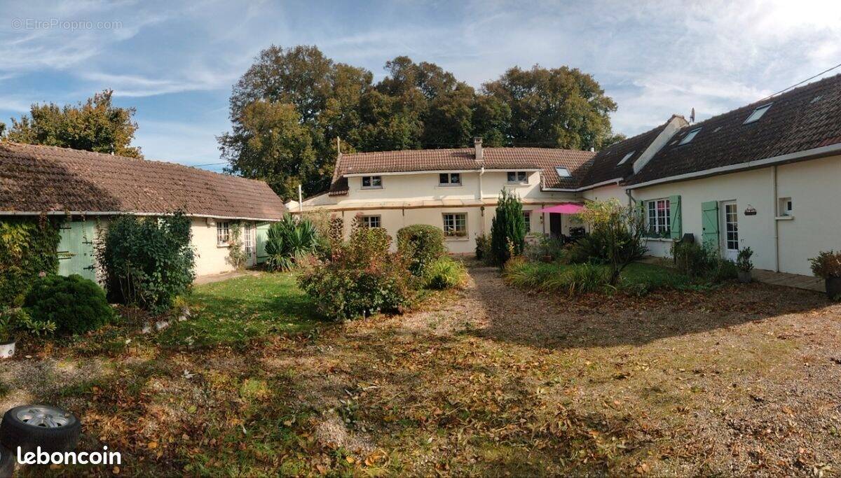 Maison à ESTREES-LES-CRECY