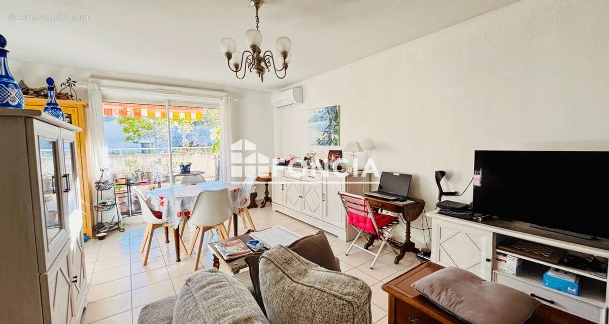 Appartement à HYERES