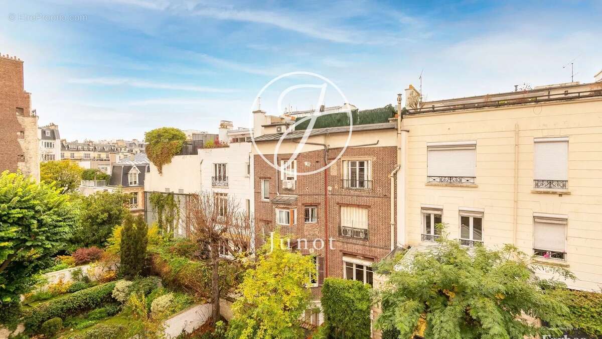Maison à PARIS-16E