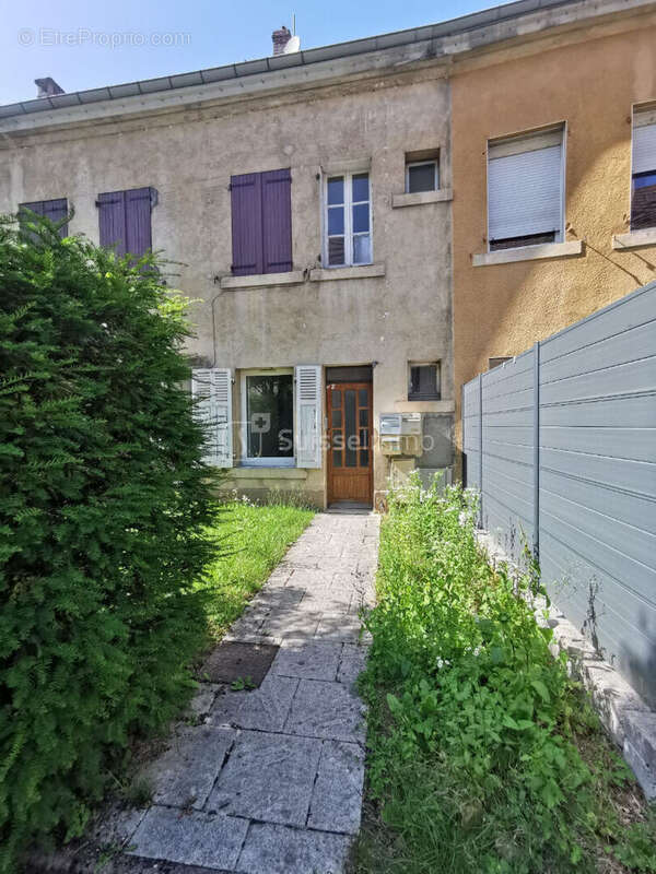 Appartement à SAINTE-SUZANNE