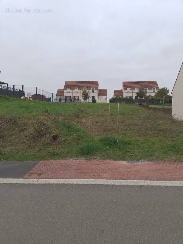 Terrain à MONTDIDIER
