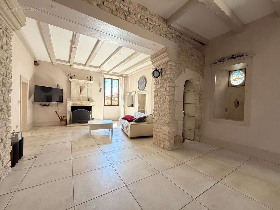 Coup de cœur : maison en pierre pleine de charme au cœur de Verteuil-sur-Charente - photo 3