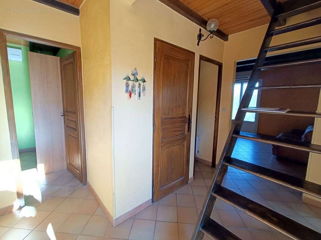 Maison 61 m² à Tavernes  - photo 9