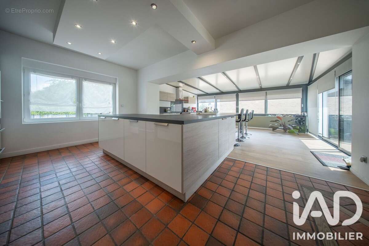 Maison 240 m² à Les Baroches  - photo 3