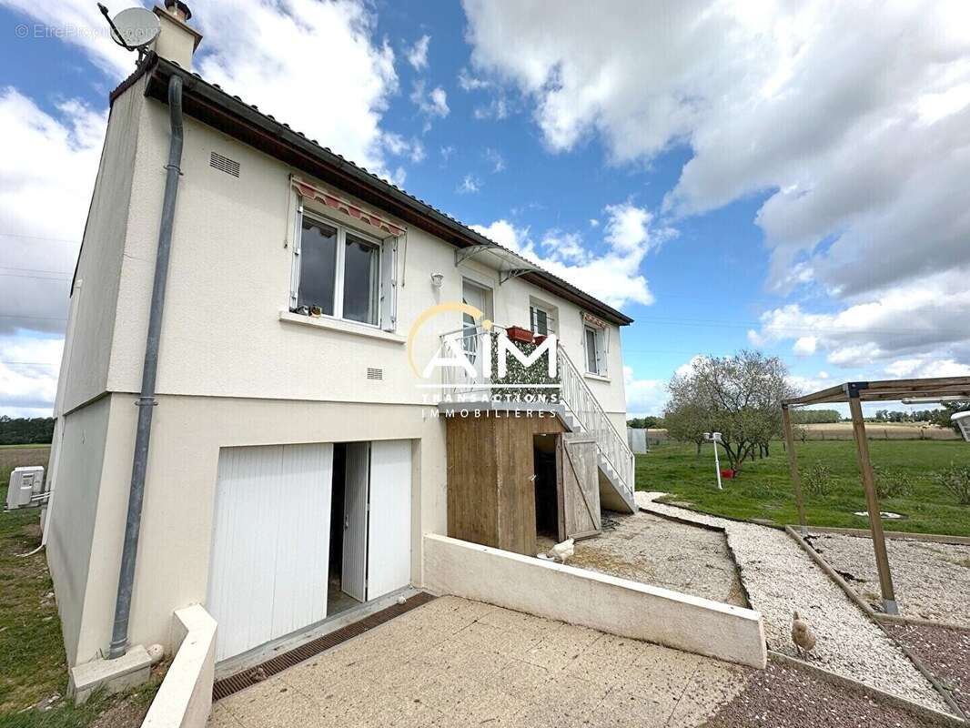 Maison à SORIGNY