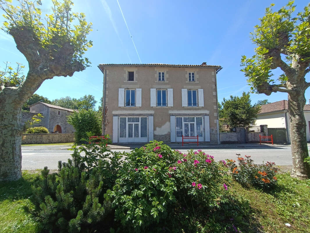 Maison à ALLOUE