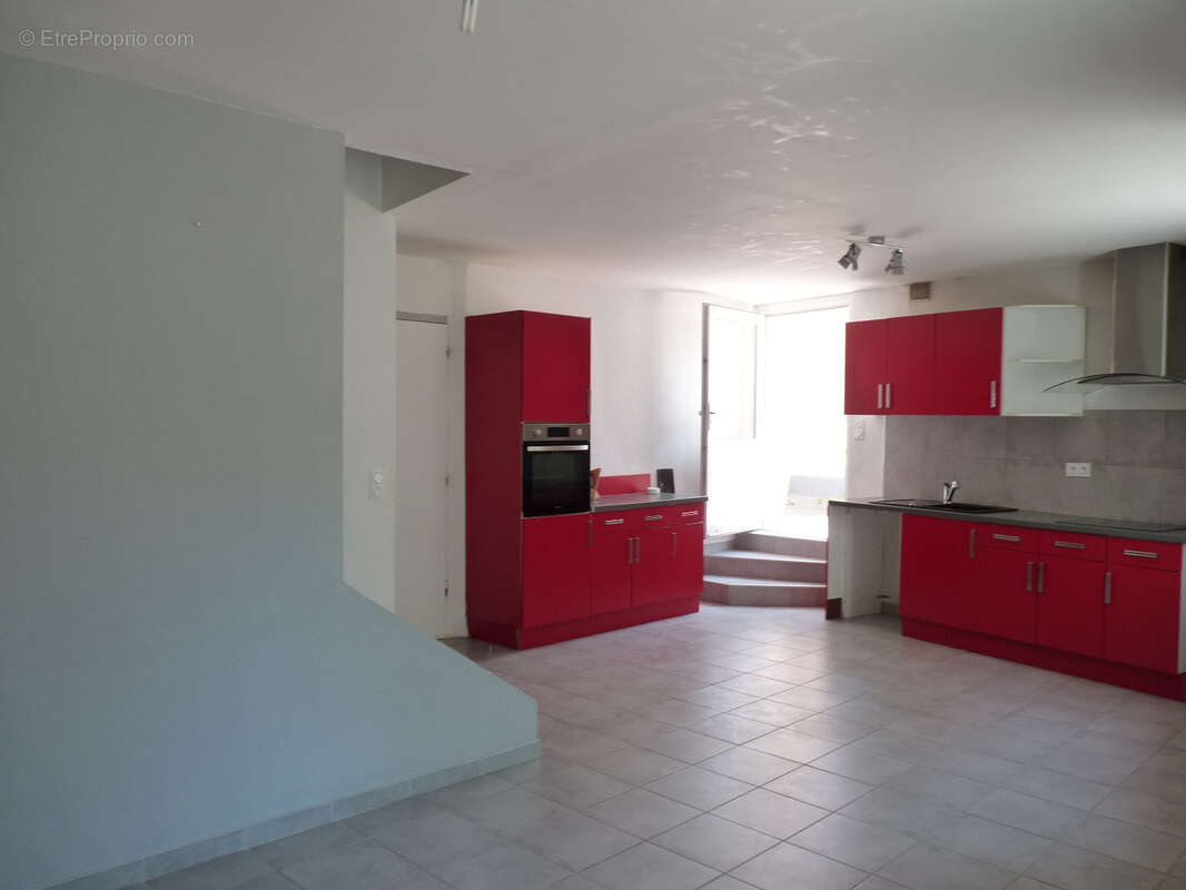 Maison à JONQUIERES-SAINT-VINCENT