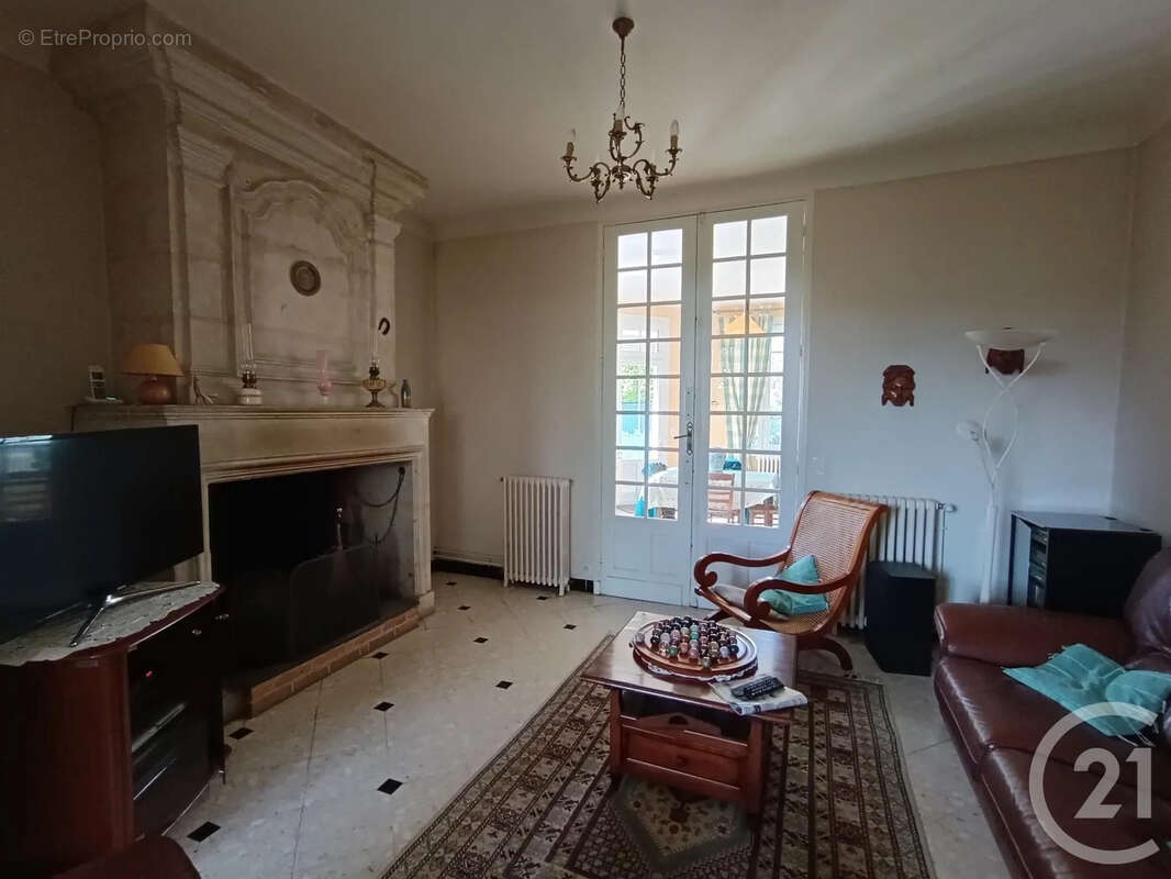 Maison à SAINT-SEURIN-SUR-L'ISLE