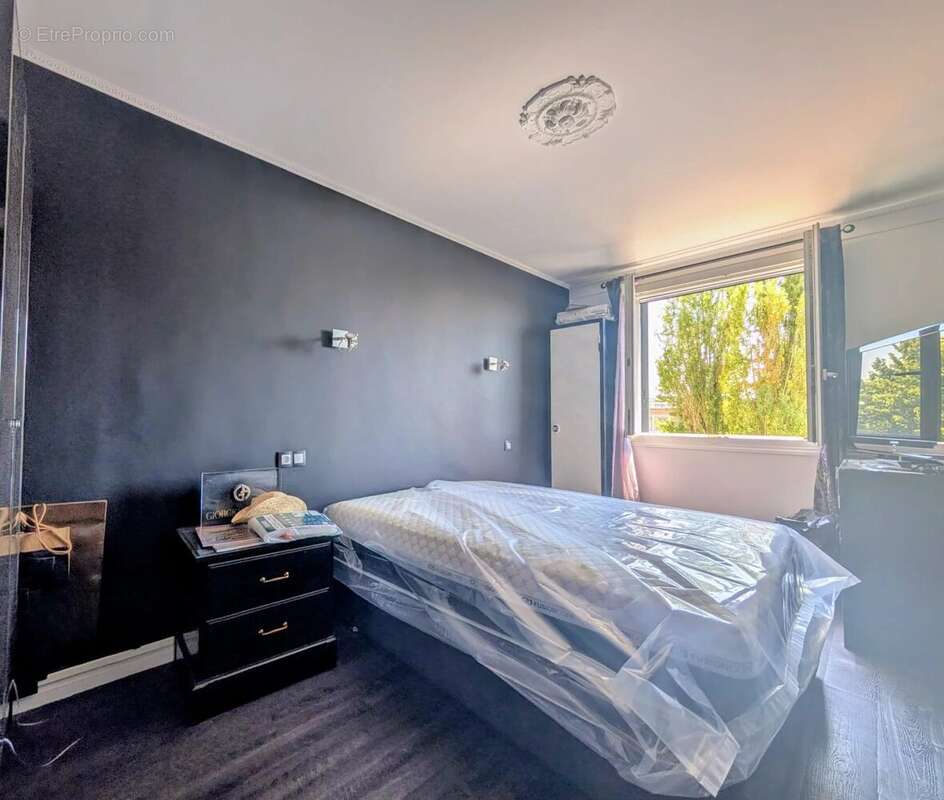 Appartement à LES CLAYES-SOUS-BOIS