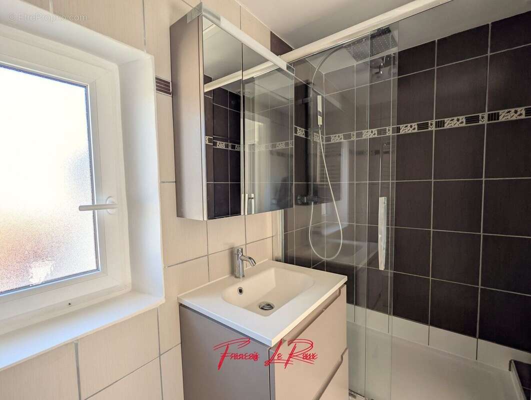 Appartement à MEZIERES-SUR-SEINE