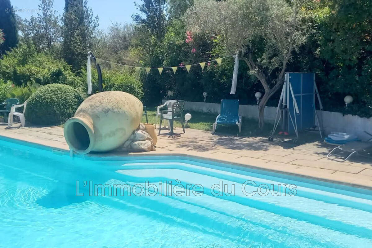 Terrain à PORT-DE-BOUC