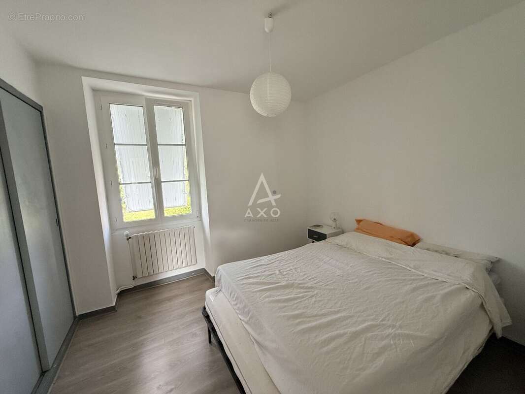 Maison familiale rénovée avec vie de plain-pied, grand terrain et hangar de plus de 300 m² - photo 4