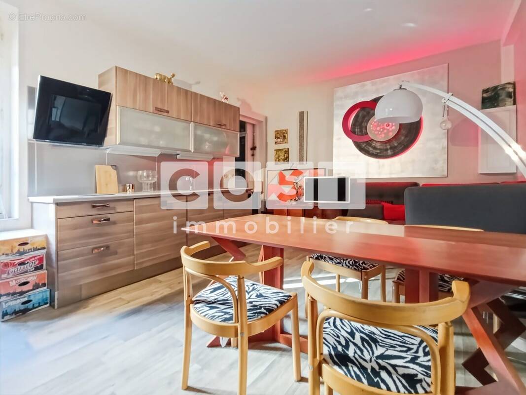 Appartement à COURBEVOIE