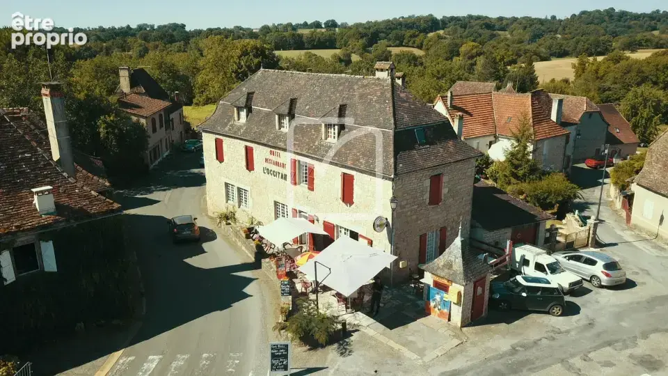Grande demeure spacieuse avec beaucoup de possibilités à Thégra - photo 2