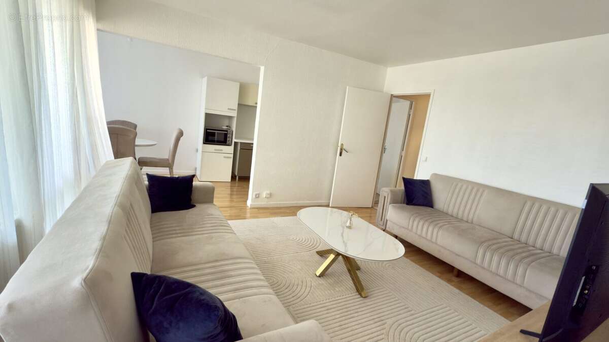 Appartement à LES MUREAUX