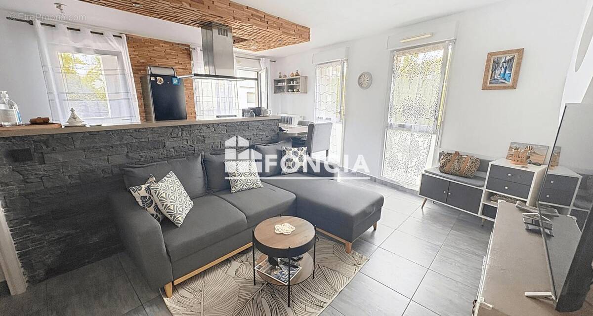 Appartement à FRESNES