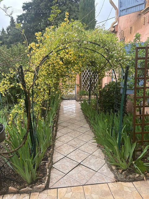 Maison à PERNES-LES-FONTAINES