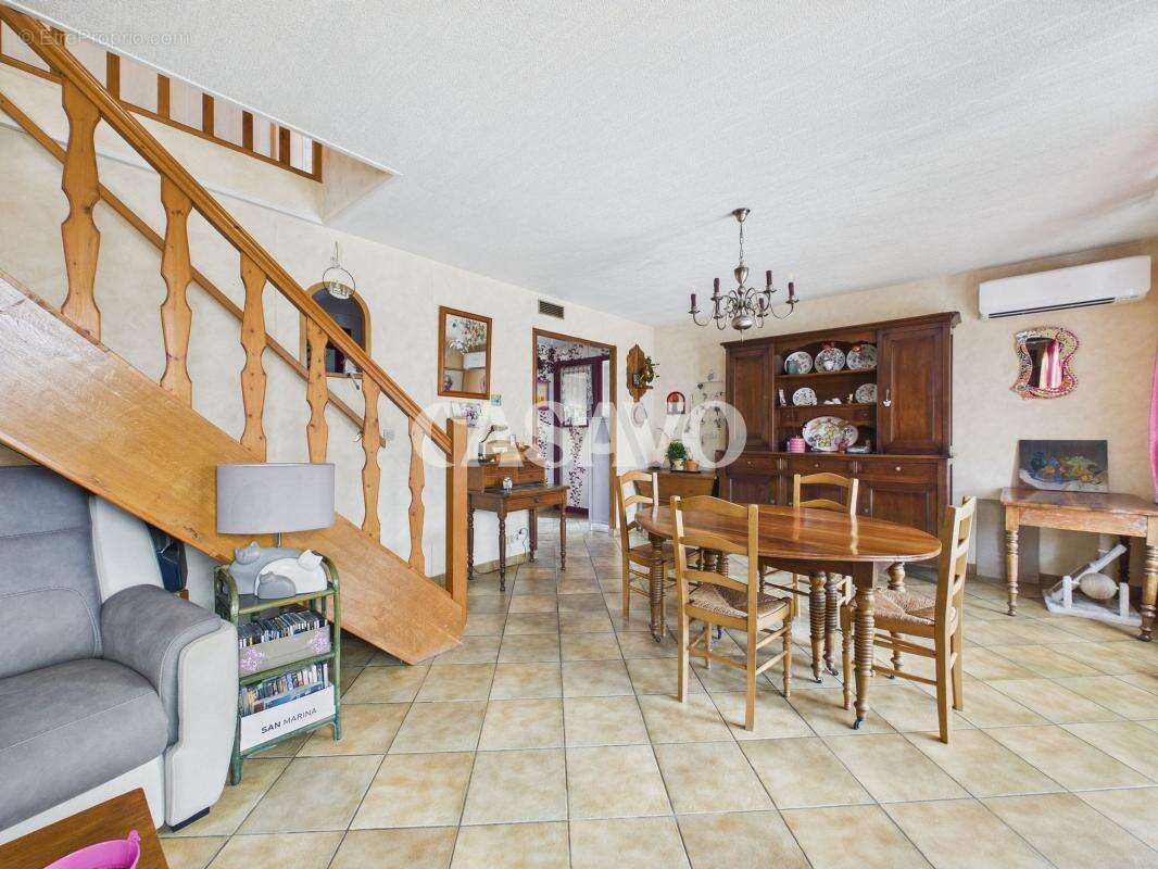 Maison à REVENTIN-VAUGRIS