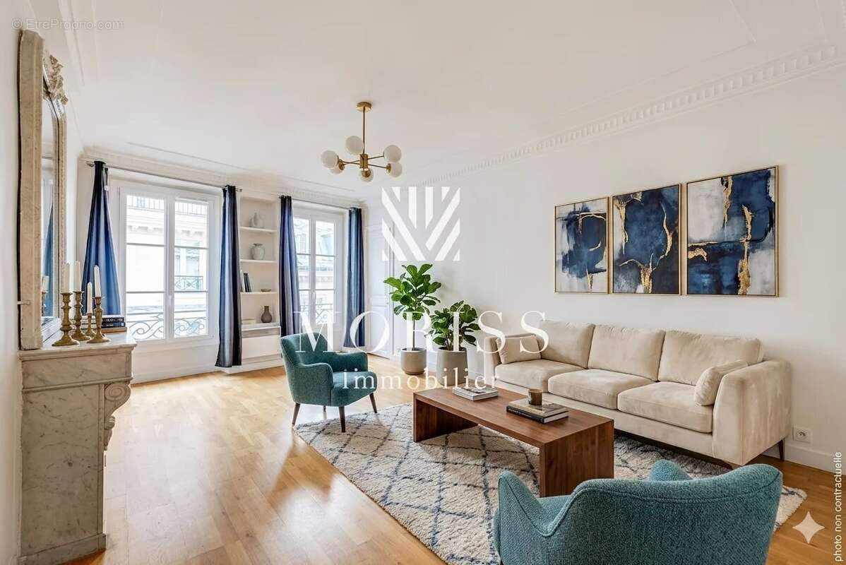 Appartement à PARIS-8E