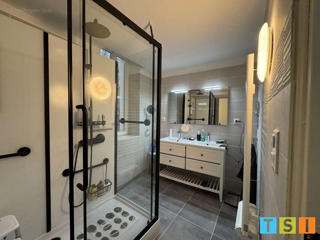 Au cur de Miramont-de-Comminges - ensemble immobilier - maison de caractère de 135 m² - vaste local commercial 100 m² sur 593m² - photo 18