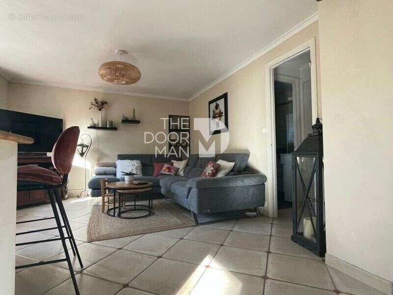 Maison à ORMOY-LA-RIVIERE