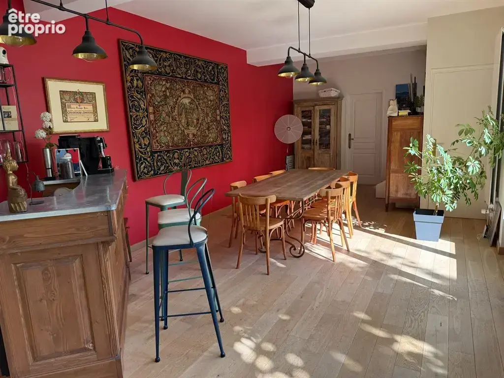 Tours (37000), Indre-et-Loire – Maison de caractère de 240 m² avec 6/7 chambres et jardin - photo 5