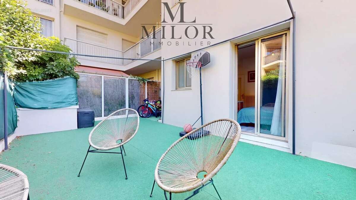 3 pieces - 2 terrasses - parking - parfait etat - photo 19