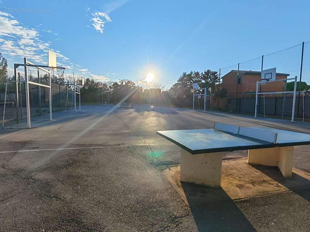 Maison à VIC-LA-GARDIOLE