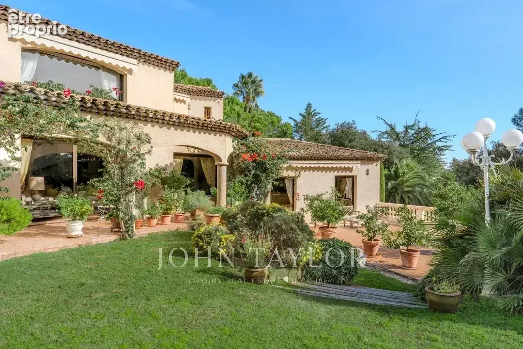 Une adresse confidentielle aux Parcs de Mougins - photo 5