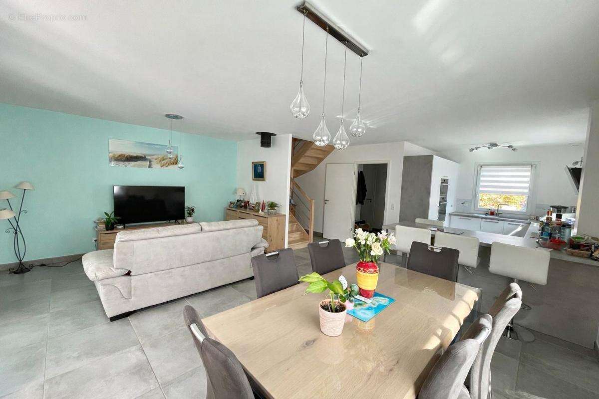 Maison à ALBY-SUR-CHERAN