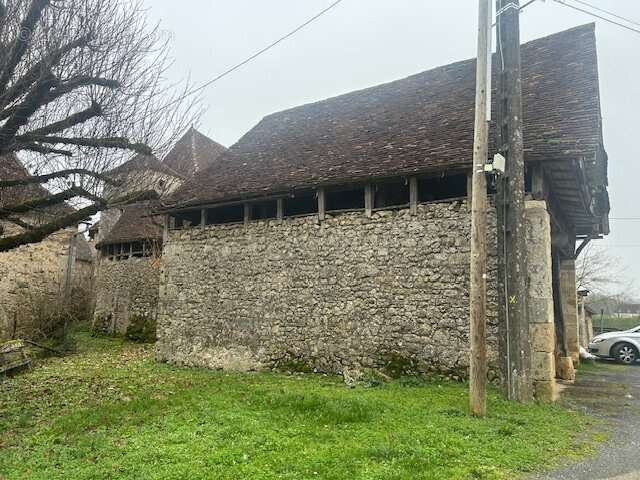 Maison à LA CHAPELLE-AUX-SAINTS