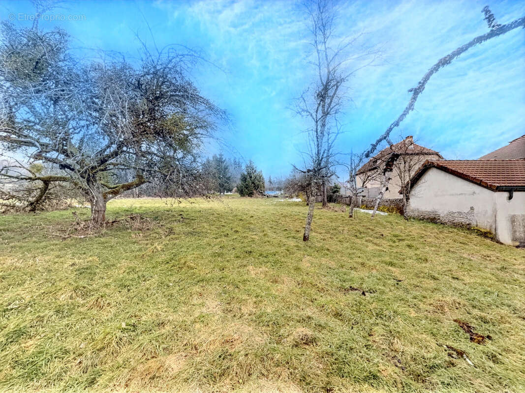 Maison à MONTECHEROUX