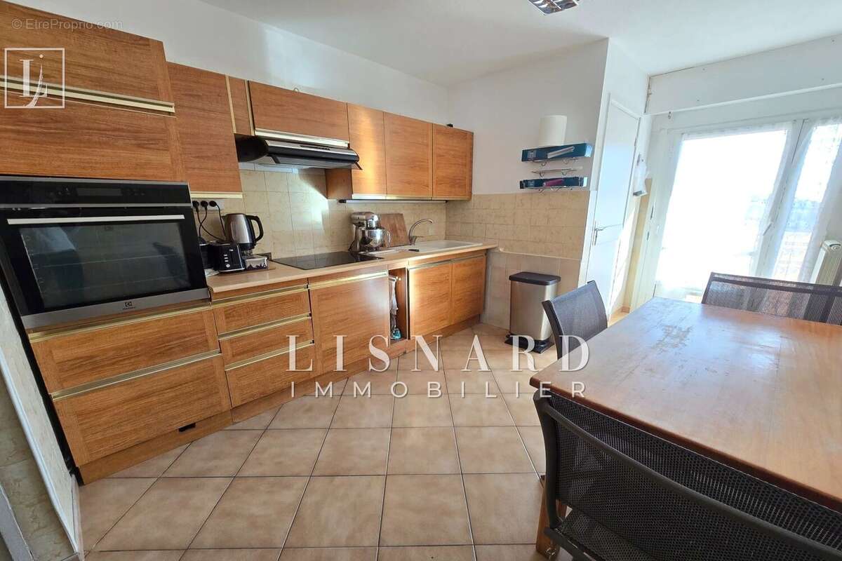 Appartement à VALLAURIS