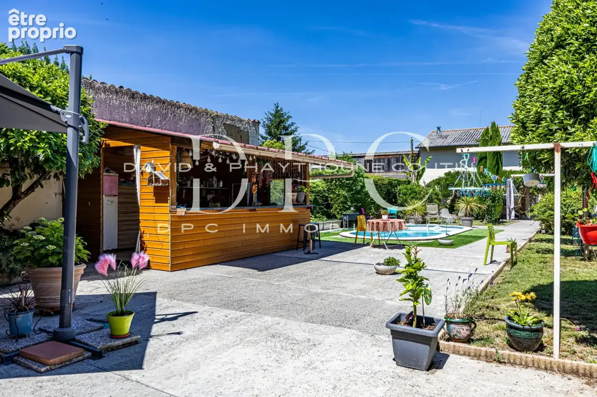 Maison de maitre t6/7 240 m2 5 chambres cave piscine garage dependances terrain 690m2 - photo 3
