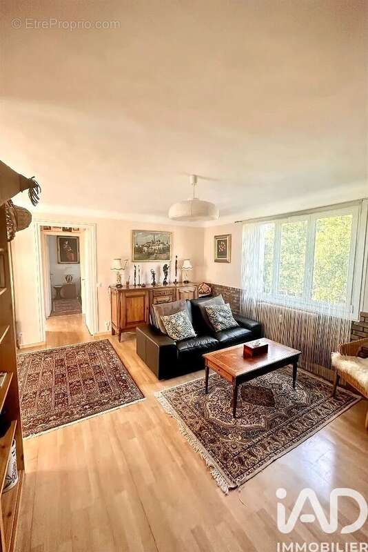 Photo 5 - Appartement à LA CELLE-SAINT-CLOUD