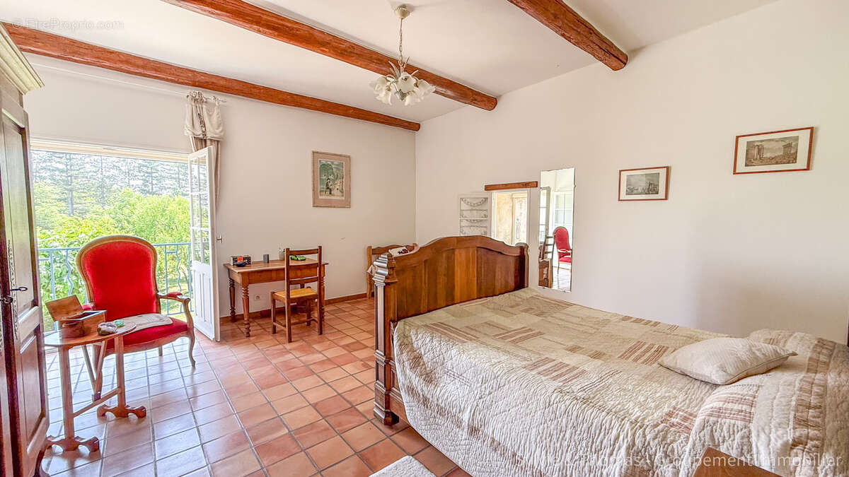 Maison à CADEROUSSE