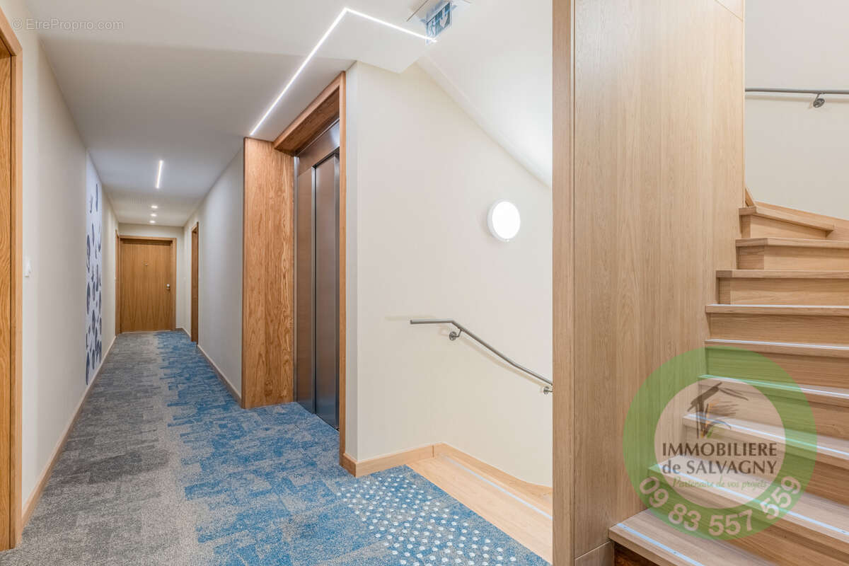 Appartement à LA TOUR-DE-SALVAGNY