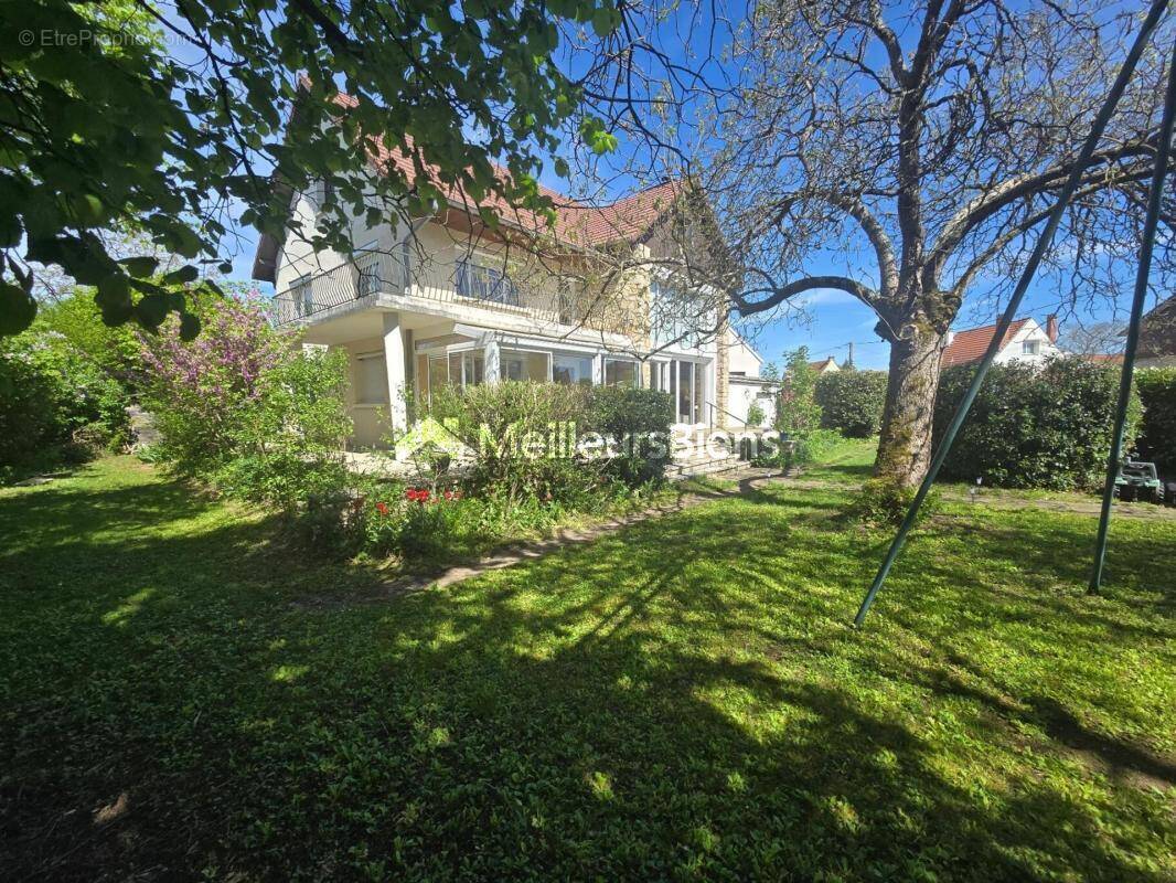 Maison à GENLIS